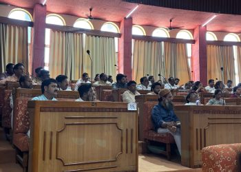 ​”गावठाणला वेगळा आणि हद्दवाढला वेगळा न्याय का? पालिकेच्या दुजाभावावर मनीष केत आक्रमक.”