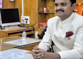 सरकारी योजना आता दारात! तहसीलदार किरण जमदाडे यांची माहिती; सातबारा वाचन आणि दाखल्यांचे जागीच वाटप