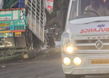 माणुसकीचे दर्शन: लाचलुचपत प्रतिबंधक विभागाच्या अधिकाऱ्यांनी वाचवला अपघातग्रस्त चालकाचा जीव