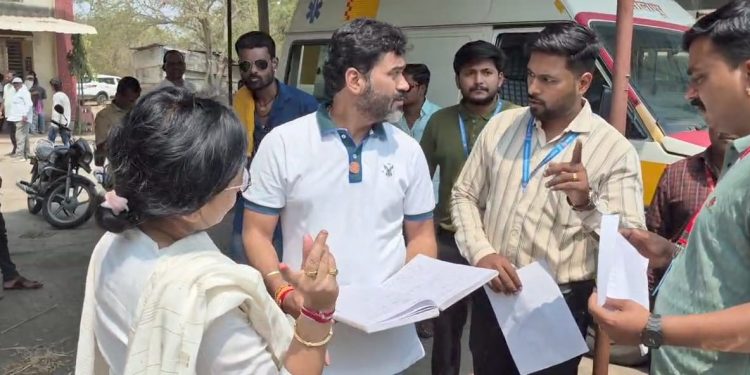 सोलापूर महापालिकेत रुग्णवाहिकांचा मोठा ‘स्कॅम’? ८ रुग्णवाहिका बंद अवस्थेत; अमोल शिंदे कडाडले!