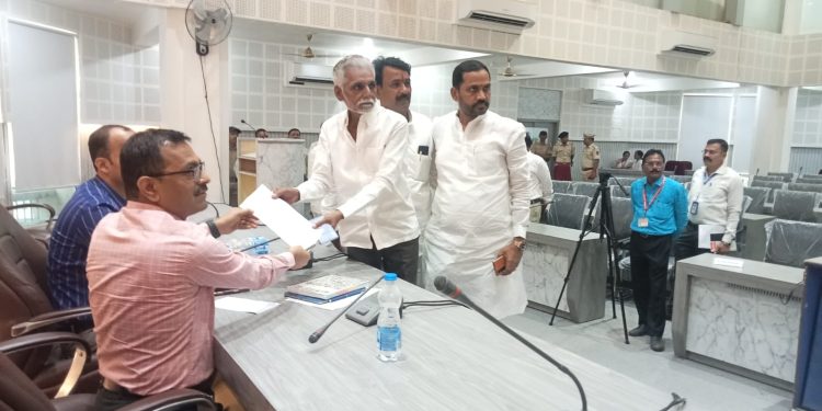 सोलापूर जिल्हा परिषदेच्या मिनी मंत्रालयावर नूतन शिलेदार; विषय समिती सभापतीचा अर्ज दाखल..