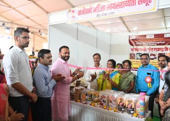 रुक्मिणी जत्रेत पालकमंत्र्यांनी जागवली महिलांमध्ये उमेद हक्काचा मॉल आणि गावात कार्यालय देणार