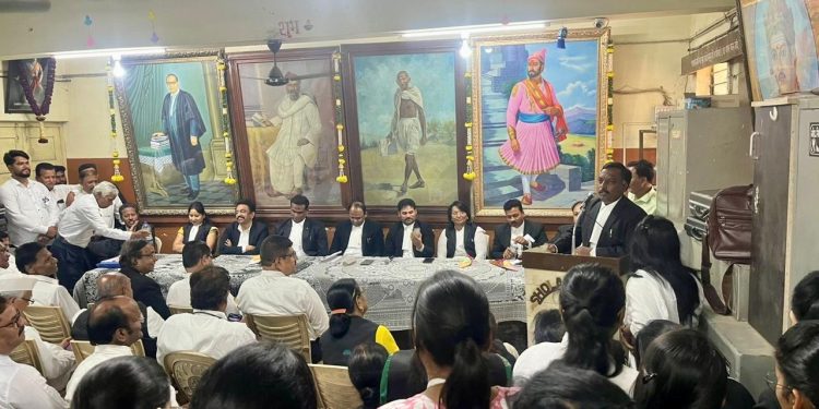 सोलापूर बार असोसिएशनतर्फे बार कौन्सिल निवडणुकीच्या उमेदवारांशी थेट संवाद संपन्न