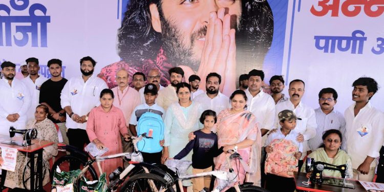 उद्योगपती अनंत अंबानी यांच्या वाढदिवसानिमित्त महाउपक्रमांचा शुभारंभ उत्साहात