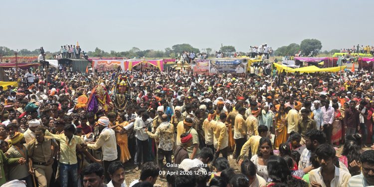 भक्तीचा जागर, श्रद्धेचा सोहळा… आई येडेश्वरीच्या चरणी नतमस्तक !