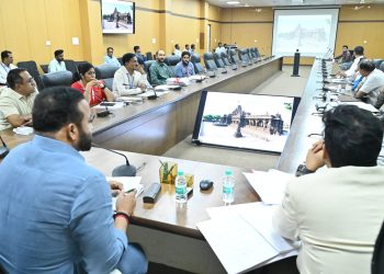 भूसंपादन प्रक्रिया तातडीने पूर्ण करा, जागा मालकांना मिळवून द्या जास्तीचा मोबदला; पालकमंत्र्यांचा प्रशासनाला आदेश.