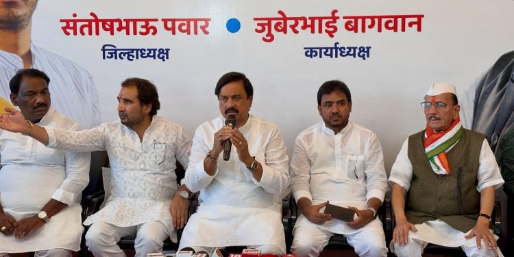 ‘भोंदूबाबा’ प्रकरणाची मुळासकट चौकशी करा; सुनील तटकरे यांनी सोलापुरातून प्रकरणावर पत्रकार परिषद