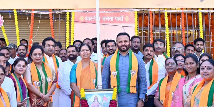 ‘४६ वर्षे समर्पणाची, ४६ वर्षे भाजपची’; आमदार देवेंद्र कोठे यांच्या उपस्थितीत भाजप स्थापना दिन उत्साहात साजरा