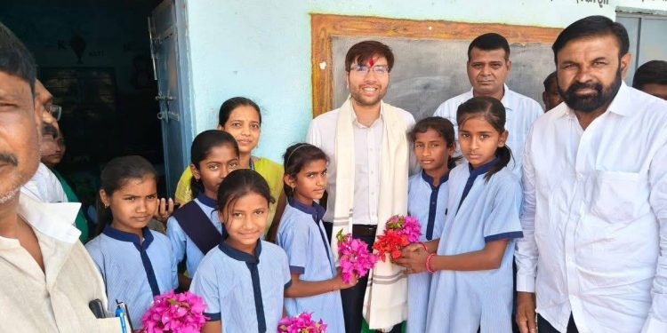 आरोग्य, शिक्षण आणि पाणीपुरवठा योजनांना मिळणार बळ; सीईओ कुशल जैन यांच्या दौऱ्याने माळशिरसच्या विकासकामांना वेग