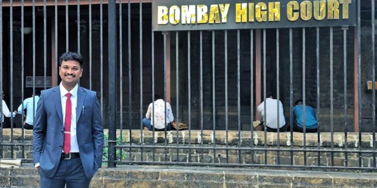 “न्यायदेवतेच्या दरबारात सोलापूरचा डंका! JMFC परीक्षेत प्रथमेश शिंदे यांचे देदीप्यमान यश; वकील वर्गात आनंदाचे वातावरण.”