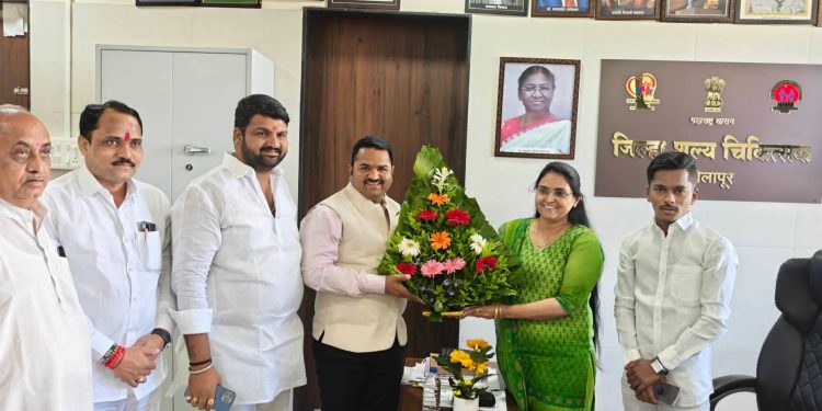 गरजू रुग्णांसाठी मंगेश चिवटे सरसावले; सोलापुरात लवकरच मोफत ‘इको’ आणि शस्त्रक्रिया..