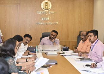 दक्षिण सोलापूरच्या सर्वांगीण विकासासाठी पालकमंत्र्यांनी घेतले मंत्रालयात आढाव बैठक ‘