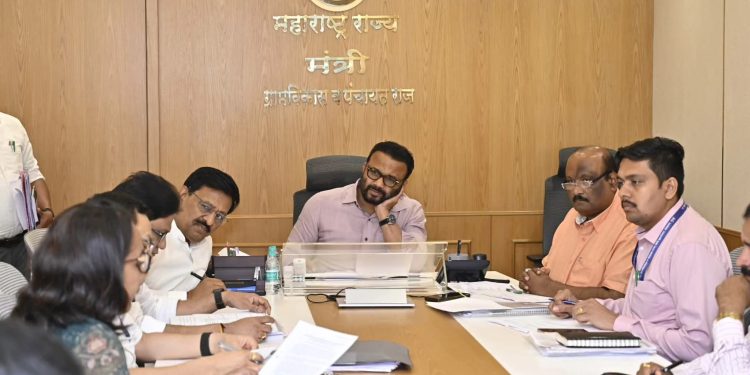 दक्षिण सोलापूरच्या सर्वांगीण विकासासाठी पालकमंत्र्यांनी घेतले मंत्रालयात आढाव बैठक ‘