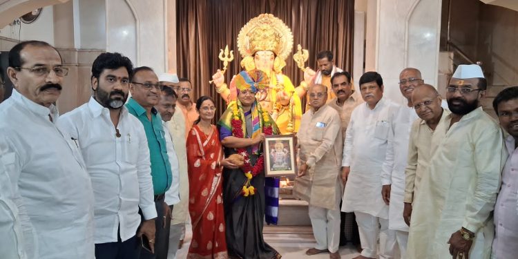 श्रीमंत मानाचा कसबा गणपती मंडळातर्फे खा. डॉ. ज्योती वाघमारे यांचा सत्कार 
