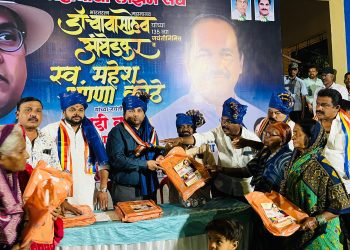 कोठे परिवाराचा सामाजिक कार्याचा वारसा अखंड; महामानव जयंतीनिमित्त शहरात १,००० साड्यांचे वाटप