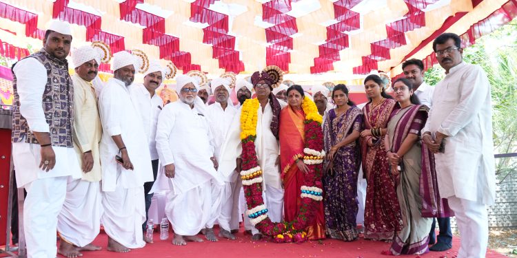 ह. भ. प. बाळकृष्ण इंगळे यांचा आदर्श सर्वांनी घ्यावा – गहिनीनाथ महाराज औसेकर