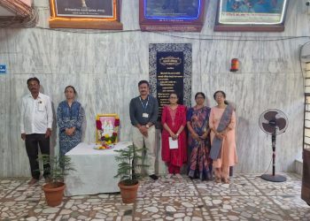 राष्ट्रसंत तुकडोजी महाराज जयंतीनिमित्त शासकीय वैद्यकीय महाविद्यालयात अभिवादन