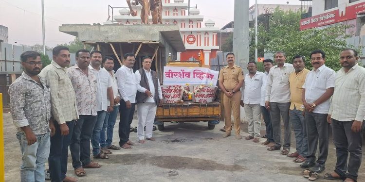 प्राण्यांवर प्रेम करणे ही बसवेश्वरांची शिकवण : वीरशैव व्हिजनतर्फे जलकुंभांचे वाटप