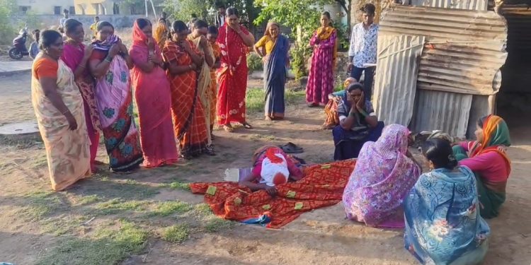निंबर्गीत डोक्यात दगड घालून मोठ्या भावाचा खून; गावात खळबळ