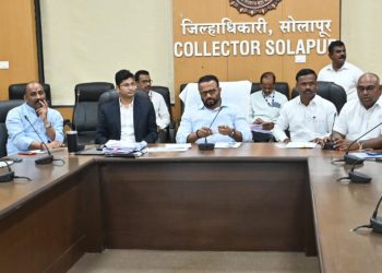 मुख्यमंत्री बळीराजा शेत-पाणंद रस्ते योजनेत सोलापूर जिल्हा अग्रेसर ठेवा : जयकुमार गोरे