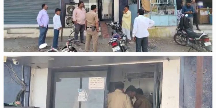 फिल्मी स्टाईलने एटीएम मशीनच पळवले; सोलापुरात धाडसी चोरीने खळबळ