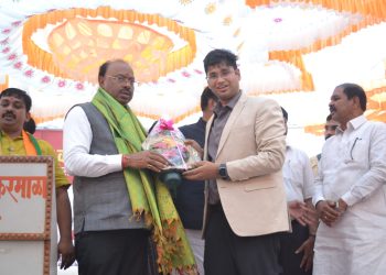 तहसीलदारांनी प्रत्येक गावात जाऊन जनतेचे प्रश्न गावातच मार्गी लावावेत ; महसूल मंत्री चंद्रशेखर बावनकुळे