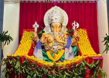 अंगारकी चतुर्थीनिमित्त श्रीसं 101 डझन आंब्याचा आरस