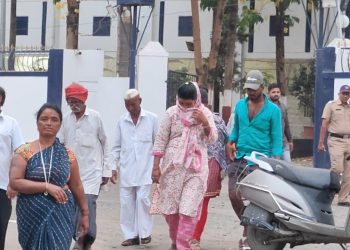 कुंडूबावीमध्ये महिलेसह वृद्ध दांपत्यावर जीवघेणा हल्ला ; घरातील संसारोपयोगी साहित्य लुटल्याची तक्रार