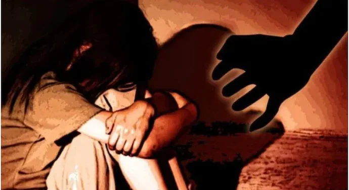 पीडिता तिथेच, विनयभंग करणारा शिक्षकही पुन्हा त्याच शाळेत; सोलापूरच्या नामांकित शाळेचा संतापजनक अट्टाहास!