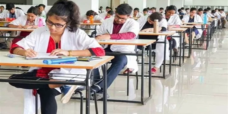 उद्या सोलापूर शहरात १६ परीक्षा केंद्रांवर साडेचार हजार विद्यार्थी देणार नीटची परीक्षा
