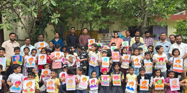 राजर्षी शाहू महाराज जयंतीनिमित्त मनपा मराठी मुलांची शाळेत चित्रकला स्पर्धा संपन्न