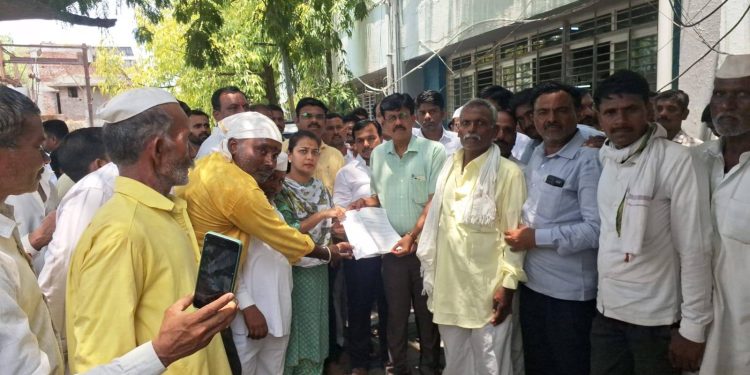 शेतीपंपांना पूर्ववत वीज द्या; शेतकऱ्यांचा अंत पाहू नका : खासदार प्रणिती शिंदे