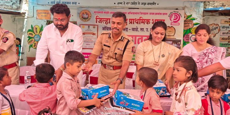 पोलीस आयुक्तांच्या उपस्थितीत जिल्हा परिषद शाळेत विद्यार्थ्यांचे स्वागत