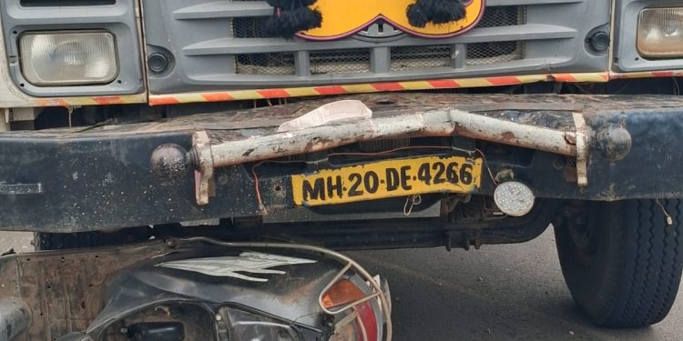 कारंबा जवळ भीषण अपघात; डंपरच्या धडकेत शेतकऱ्याचा जागीच मृत्यू