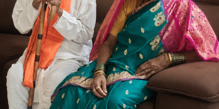 वादळी वाऱ्याचा करमाळ्याला तडाखा; भिंत कोसळून वृद्ध दाम्पत्याचा दुर्दैवी मृत्यू