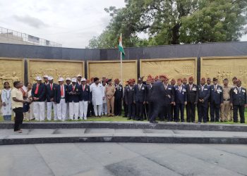 कारगिल वीरांना सोलापूरची मानवंदना; पार्क चौकात तिरंग्याखाली राष्ट्राभिमान जागा
