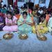 व्हीआयपी प्रोटोकॉल बाजूला ठेवत सुनेत्रा पवार वारकऱ्यांच्या पंगतीत