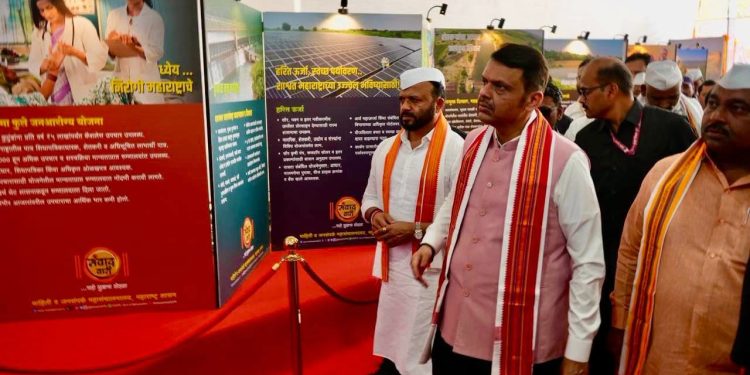 ‘संवादवारी’तून शासन थेट वारकऱ्यांच्या भेटीला! ‘संवादवारी’चे दालन खुले