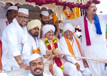 माऊलींच्या चरणी मुख्यमंत्र्यांचे साकडे ; “राज्यात सर्वत्र चांगला पाऊस पडू दे