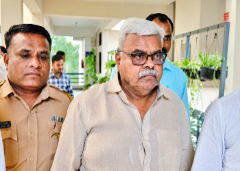 शालार्थ घोटाळाप्रकरणी शिक्षणसम्राट संजय गरुडला सोलापुरातून ठोकल्या बेड्या..
