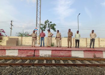 तडवळ स्थानकावर यशवंतपूर-बिकानेर एक्स्प्रेसमध्ये दरोडा; प्रवाशांना मारहाण करत लाखोंचा ऐवज लंपास