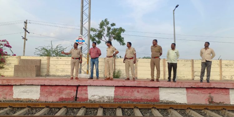 तडवळ स्थानकावर यशवंतपूर-बिकानेर एक्स्प्रेसमध्ये दरोडा; प्रवाशांना मारहाण करत लाखोंचा ऐवज लंपास