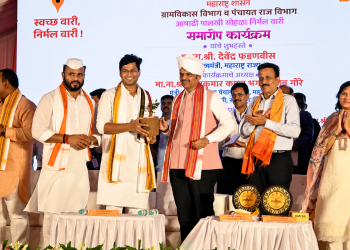 आषाढी वारीत ज्येष्ठ-अपंग वारकऱ्यांना ‘मुखदर्शन’ची सुविधा; पंढरपुरात दोन पादचारी पूल उभारणार