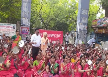 ‘न्याय हवा, आश्वासन नको!’ अंगणवाडी कर्मचाऱ्यांचा आक्रमक मोर्चा