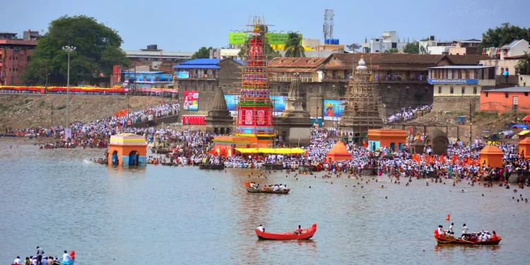 चंद्रभागेत बुडणाऱ्या नांदेडच्या तीन वारकऱ्यांना जीवदान