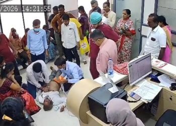 ओपीडीतच ५५ वर्षीय रुग्णाला हृदयविकाराचा झटका; डॉक्टरांच्या तत्परतेने वाचले प्राण