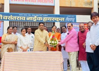 स्व. विष्णुपंत तात्यासाहेब कोठे प्रतिष्ठानचा पुढाकार; ५६ हजार वह्यांच्या वाटपाला प्रारंभ