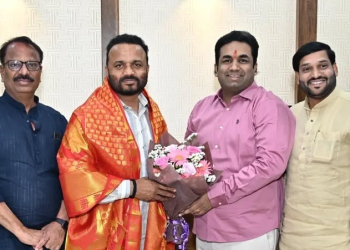 “राजकारणातील ‘आसराणी’ संजय राऊत; जयकुमार गोरे यांच्या कामाचे कौतुक करत देवेंद्र कोठेंचा घणाघात”