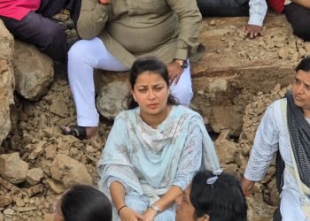 गणेश बिल्डरचा वाद पुन्हा पेटला! खासदार प्रणिती शिंदे आक्रमक..