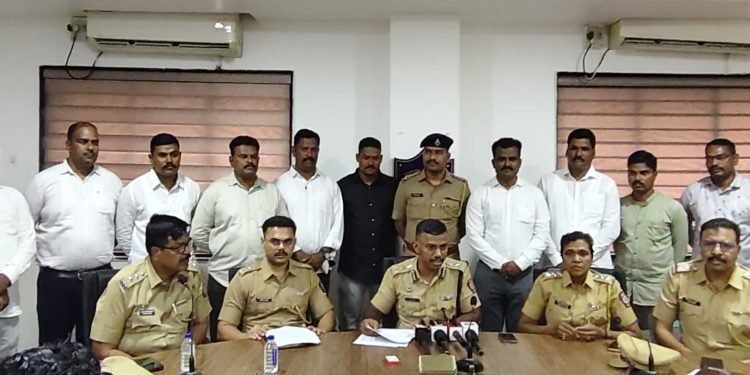कामाच्या बहाण्याने रेकी; द प्लॅटिनोमधील वायर चोरीचा पर्दाफाश चौघे जेरबंद
